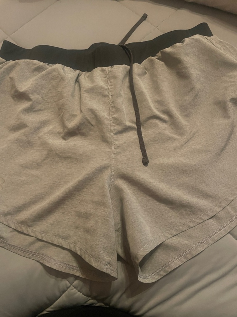 under armour Women's Light Gray Drawstring Active Shorts size medium